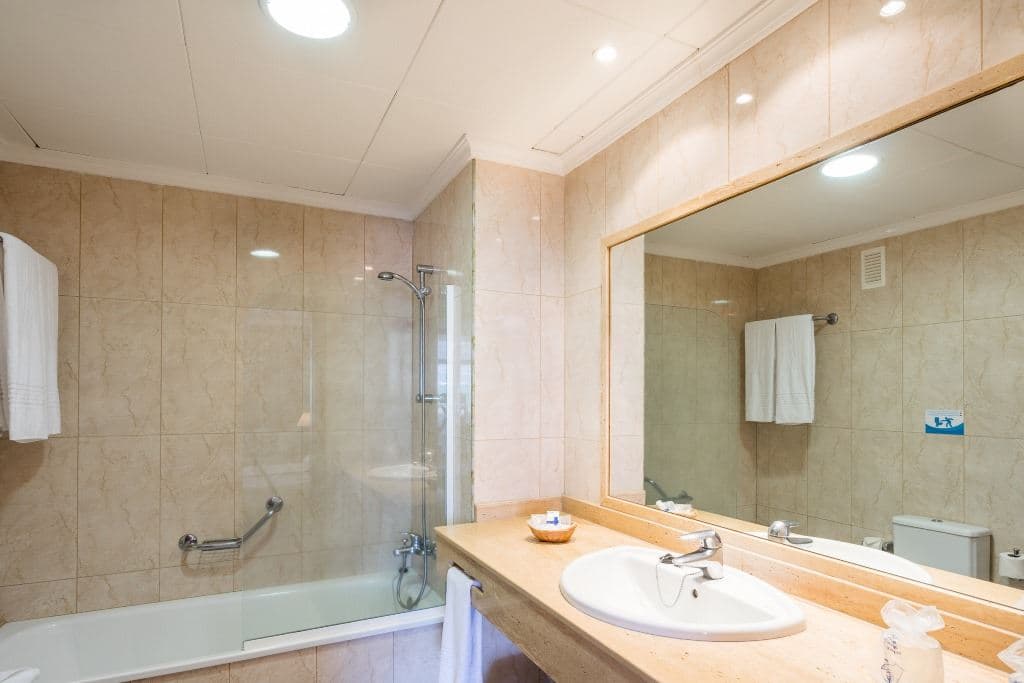 rooms-double-room-balcony-or-terrace