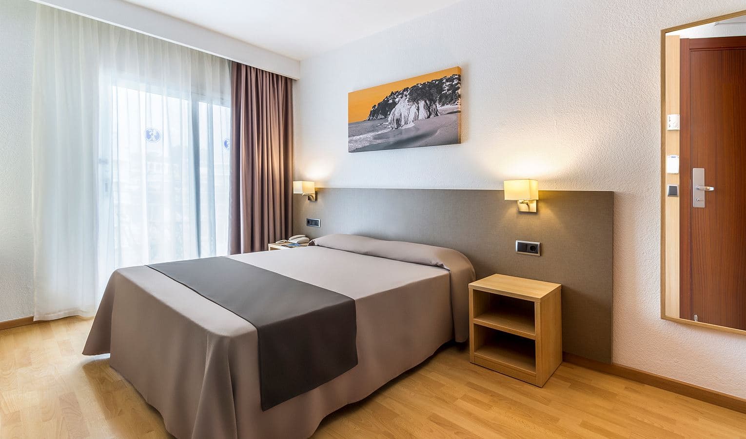 rooms-single-room-balcony-or-terrace