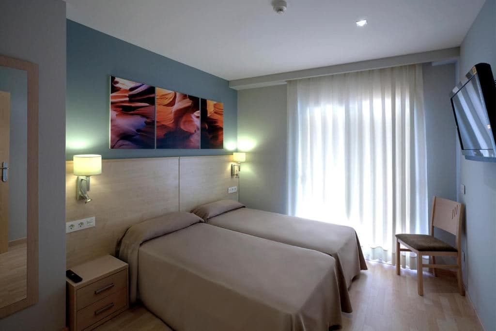 rooms-room-family-1-bedroom-balcony-or-terrace