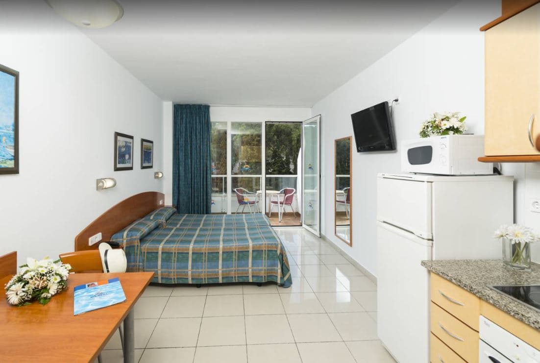 rooms-studio-room