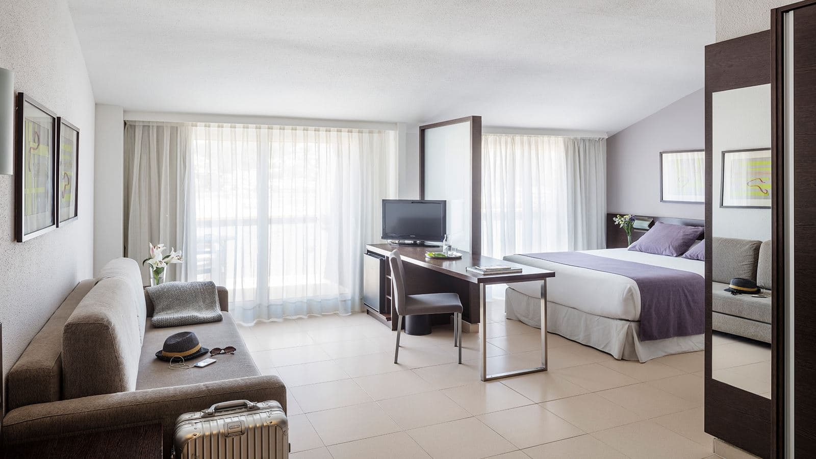 rooms-junior-suite-plus-with-terrace