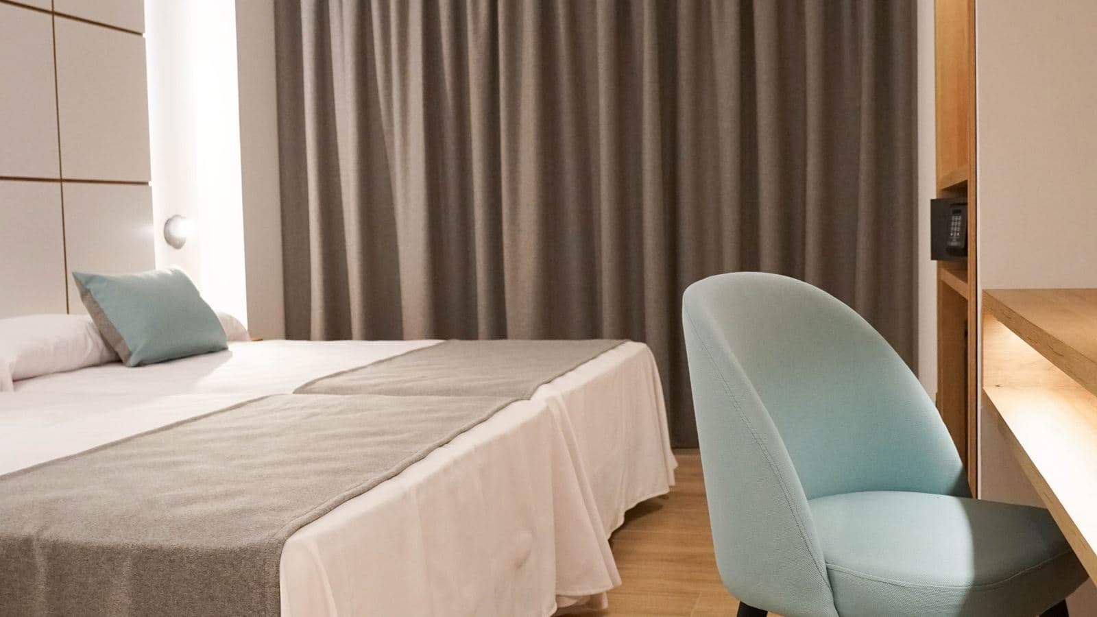 rooms-standard-room