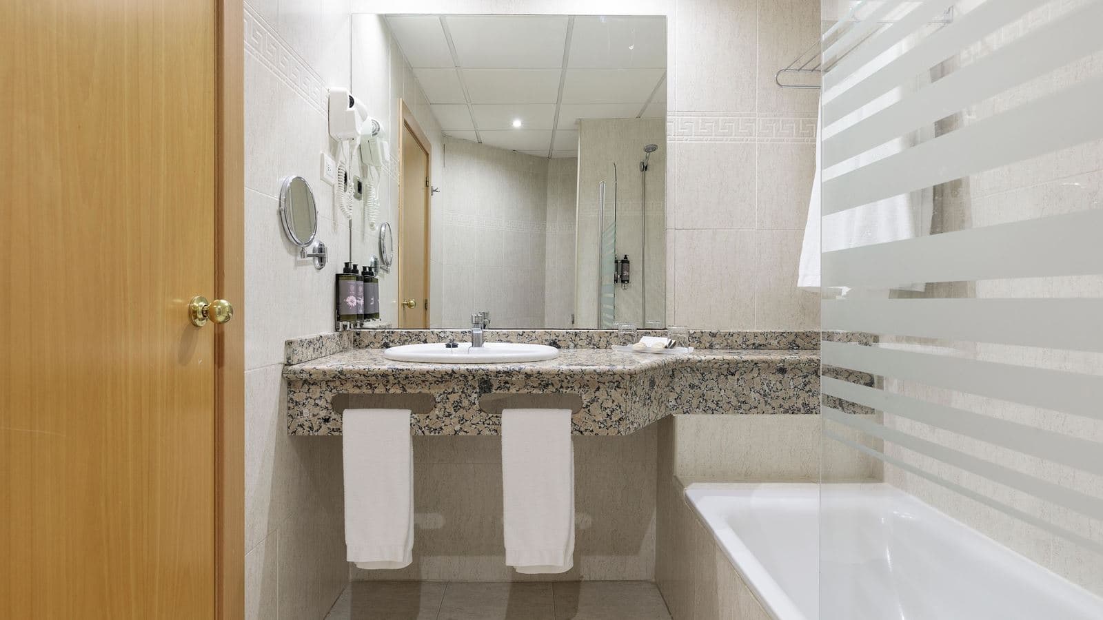 rooms-single-with-chld-balcony-or-terrace