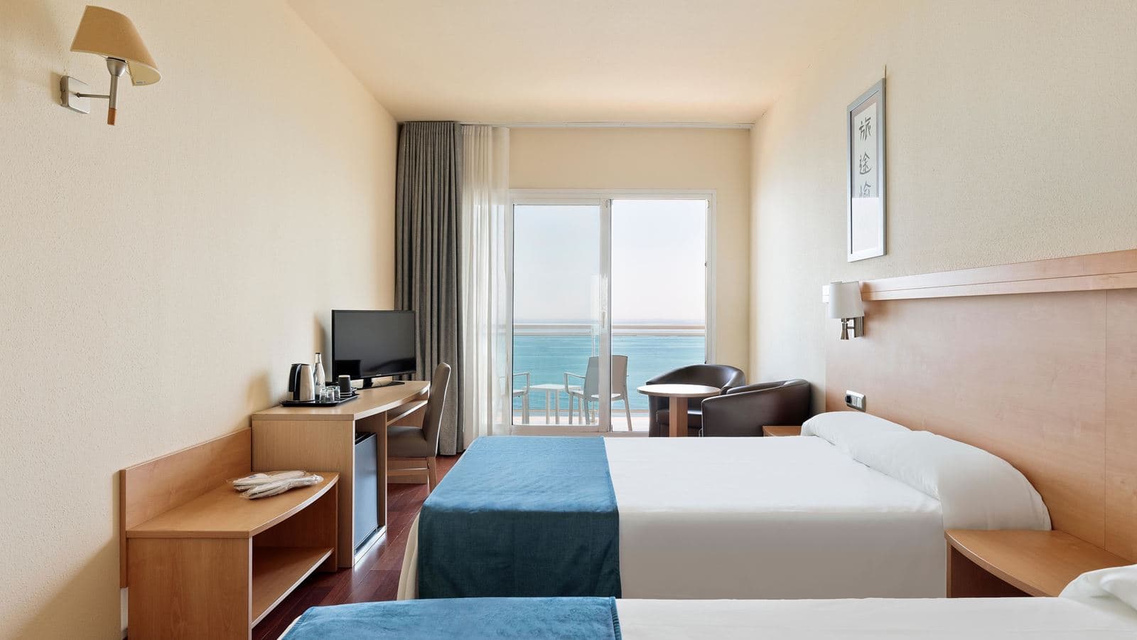 rooms-superior-room