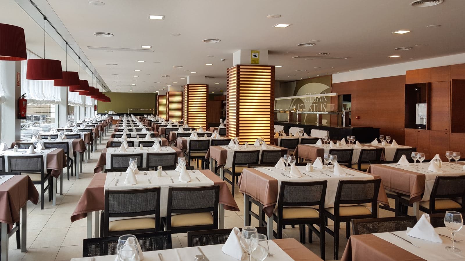 restaurants-augustus-cesar-restaurant
