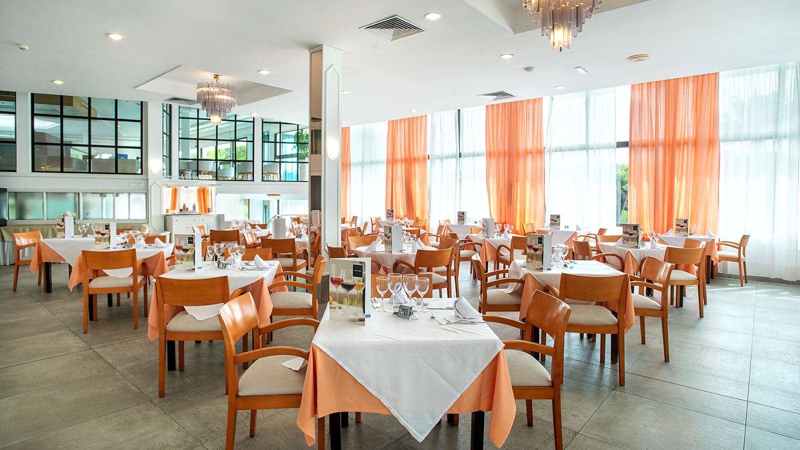 restaurants-breakfast-buffet