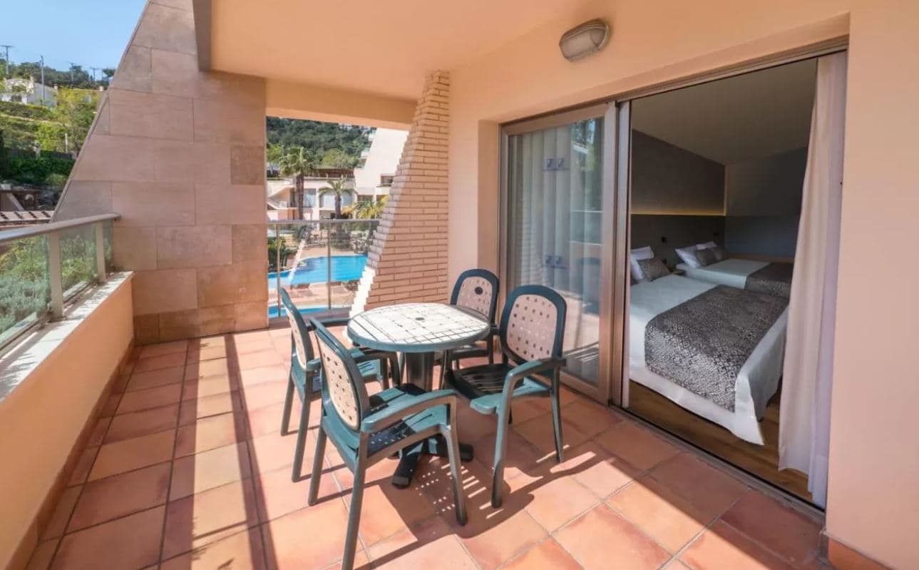 rooms-premium-double-room-with-balcony