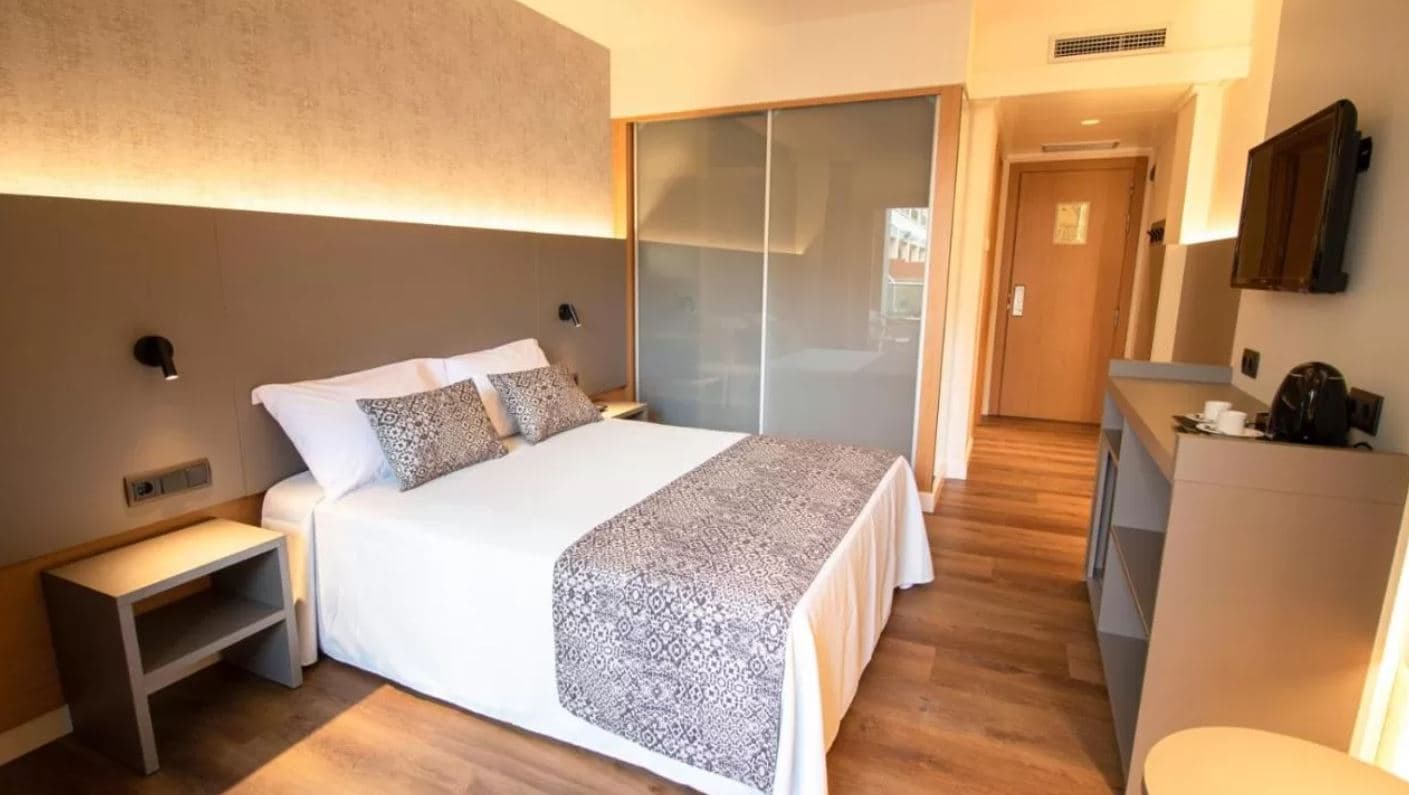rooms-double-room-with-balcony