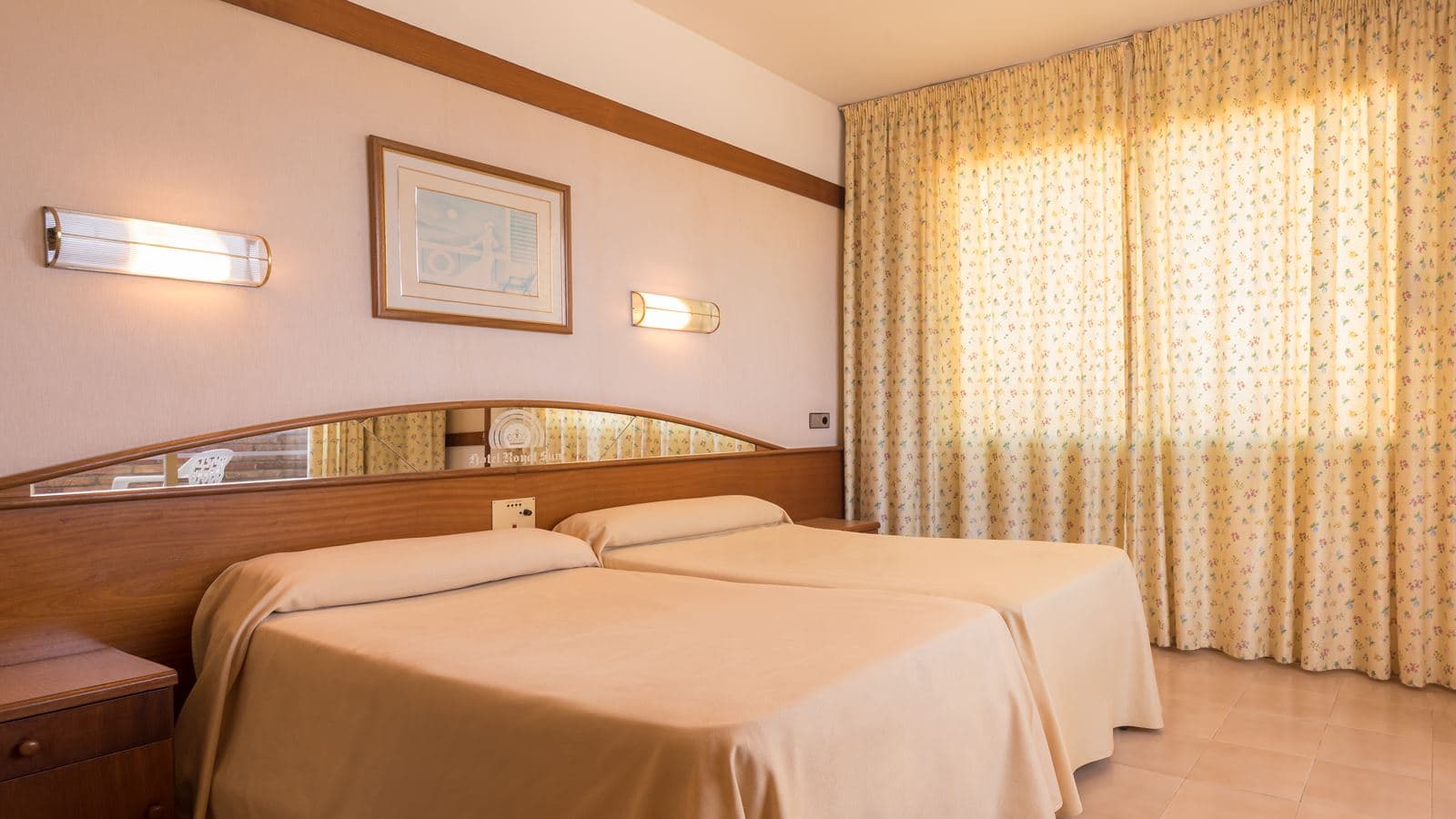 rooms-quadruple-room