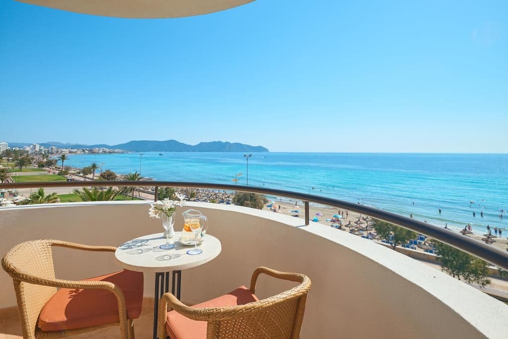 rooms-double-pool-view-balcony-or-terrace