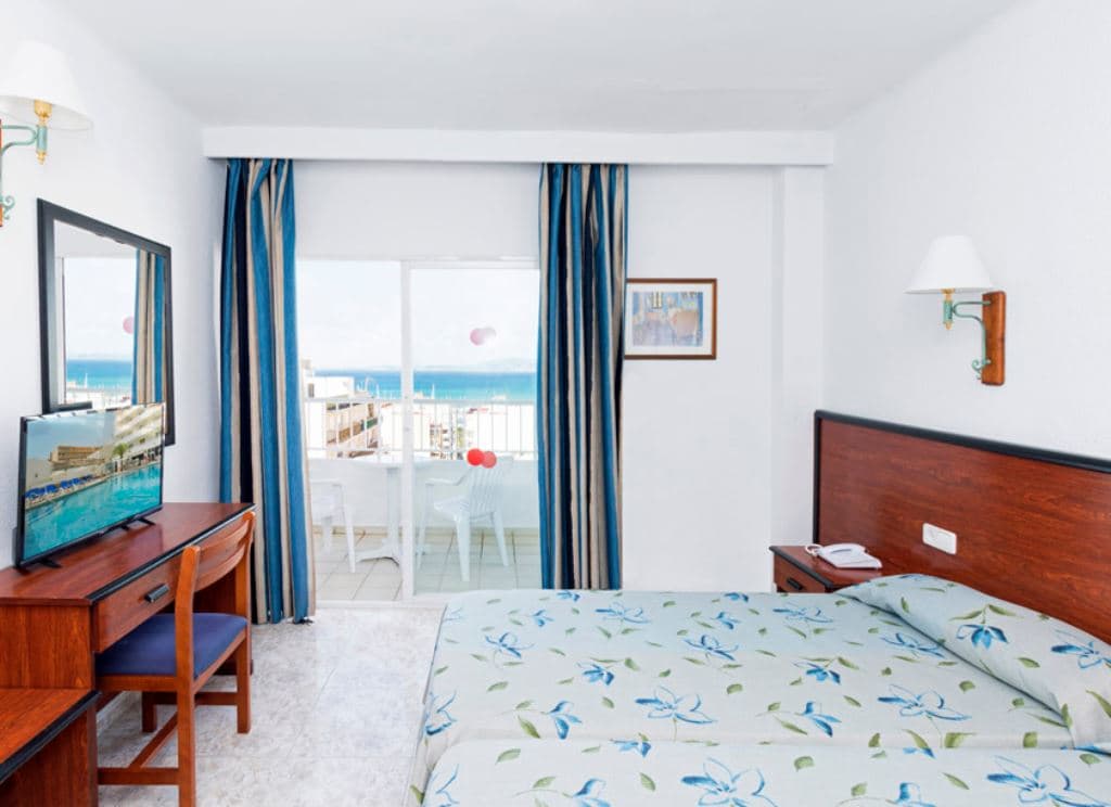 rooms-standard-room