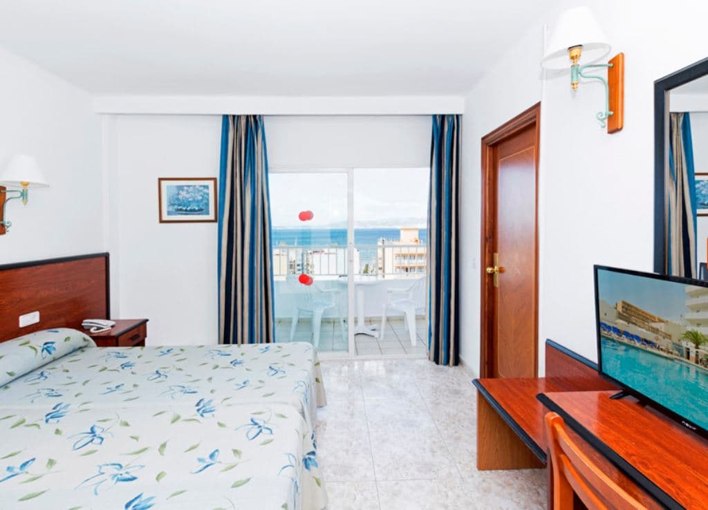 rooms-standard-room