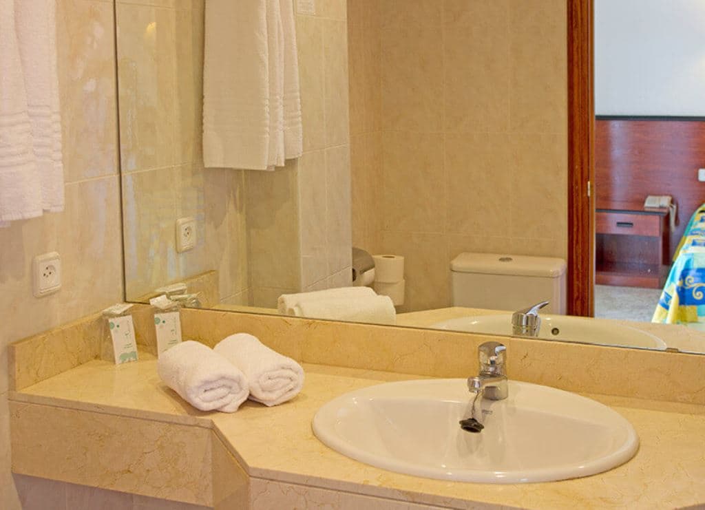 rooms-standard-room