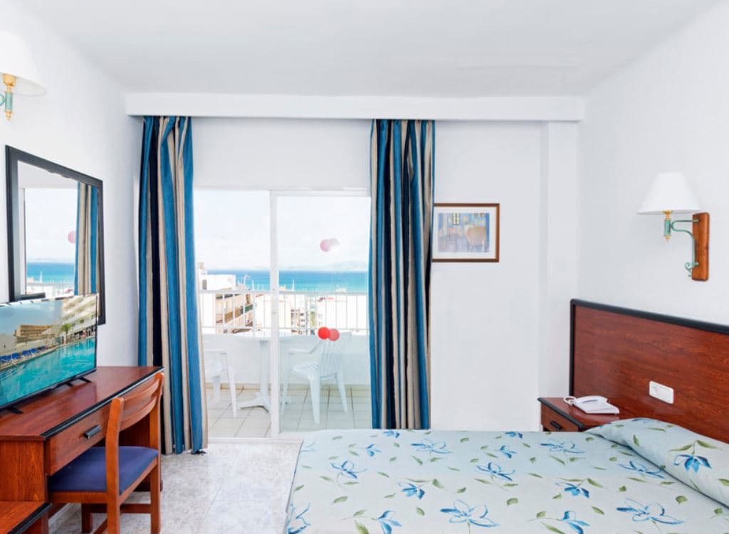 rooms-standard-room