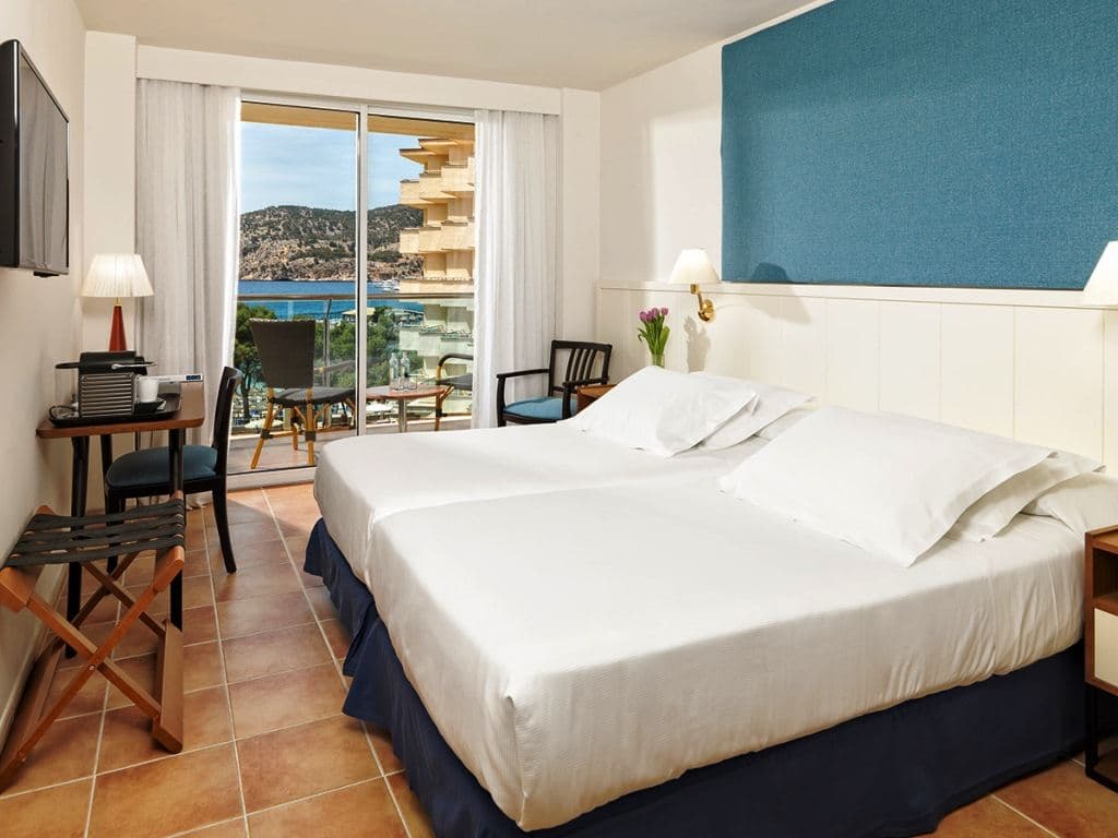 rooms-double-superior-balcony-or-terrace
