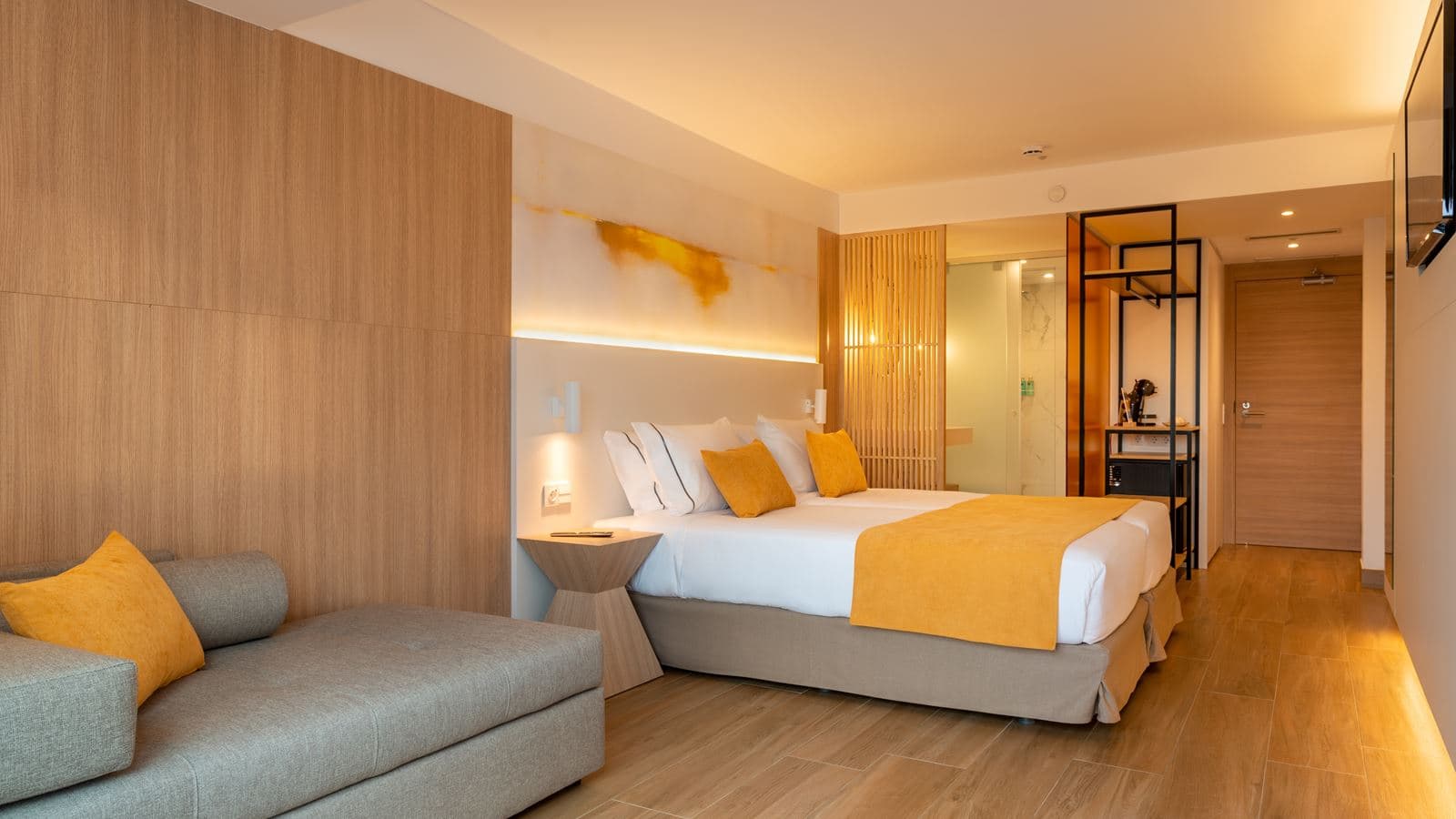 rooms-superior-room