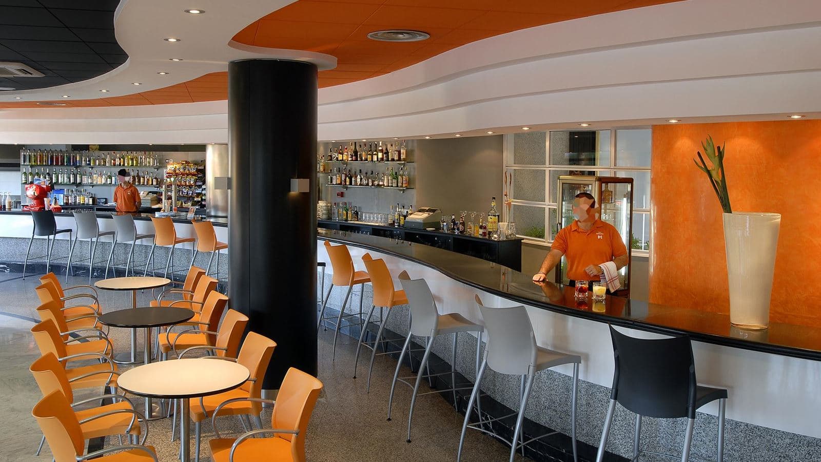 bars-main-bar