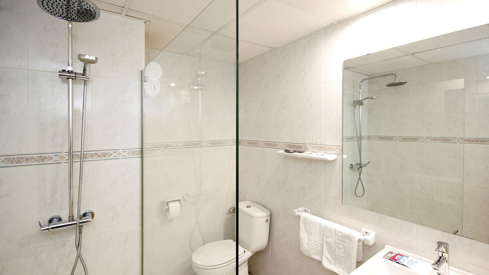 rooms-double-standard-room-balcony-or-terrace