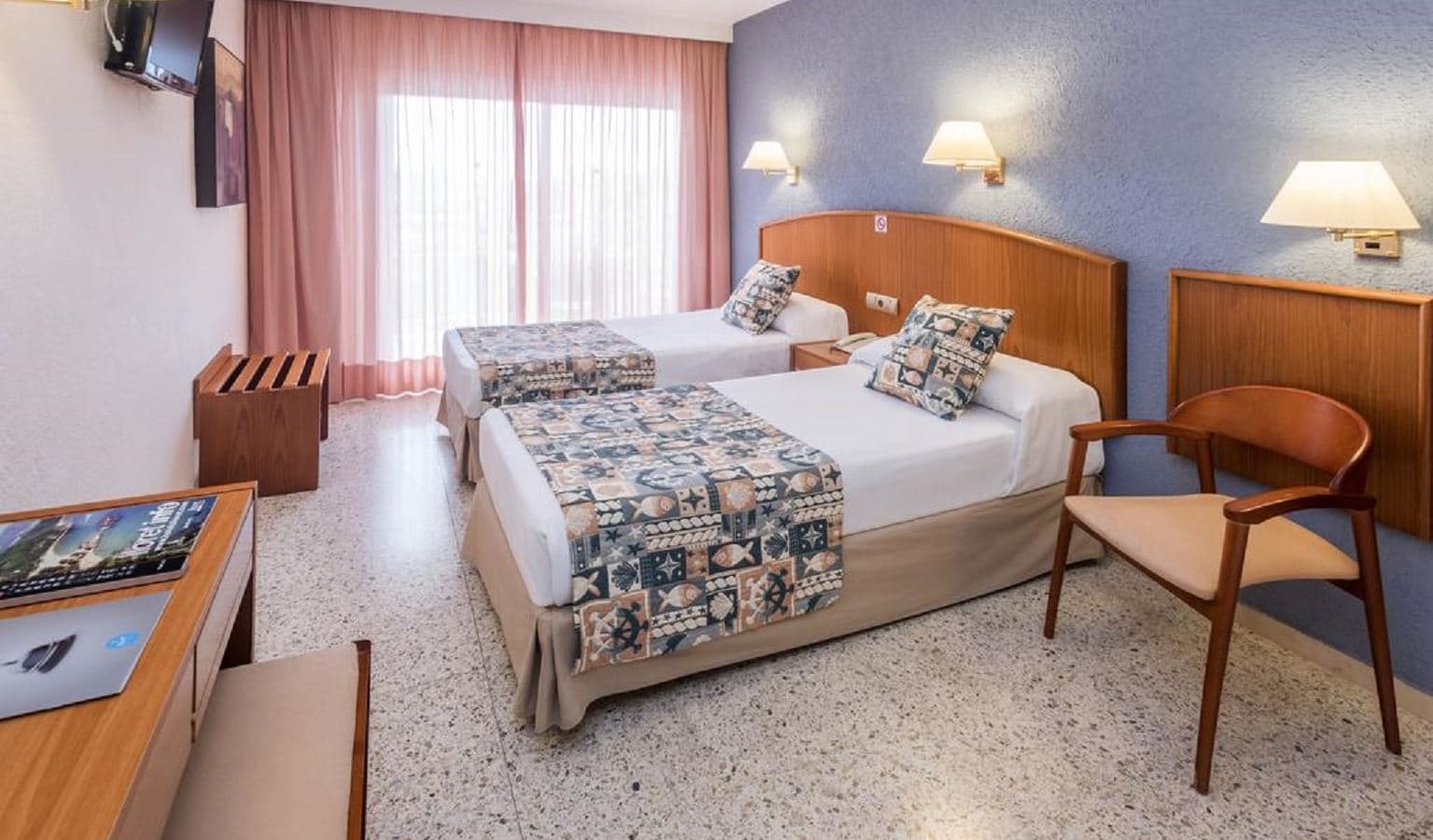 rooms-double-standard-poolview-palcony-or-terrace