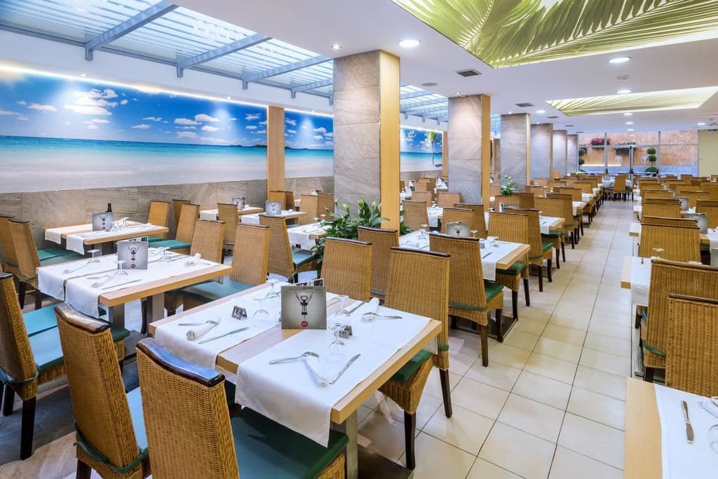 restaurants-restaurant