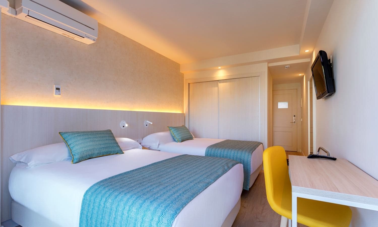 rooms-family-room