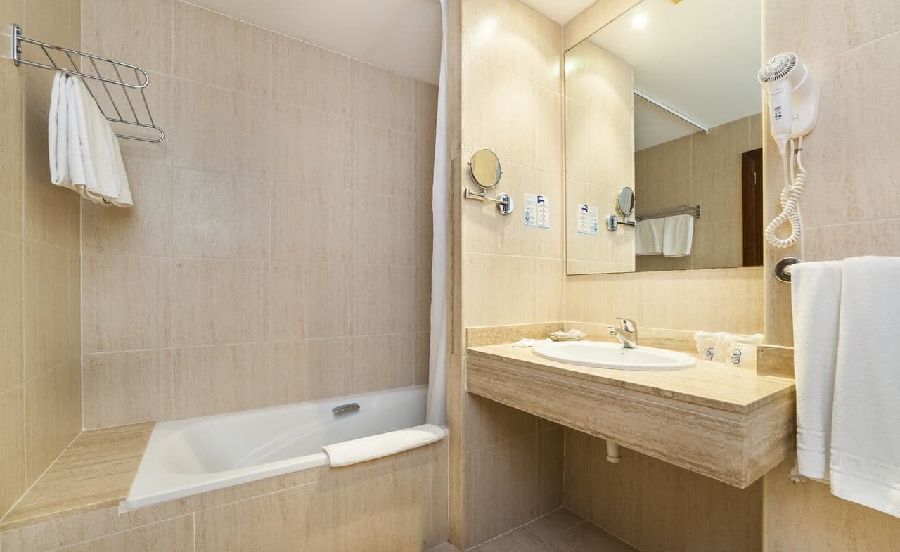 rooms-double-room-balcony-or-terrace