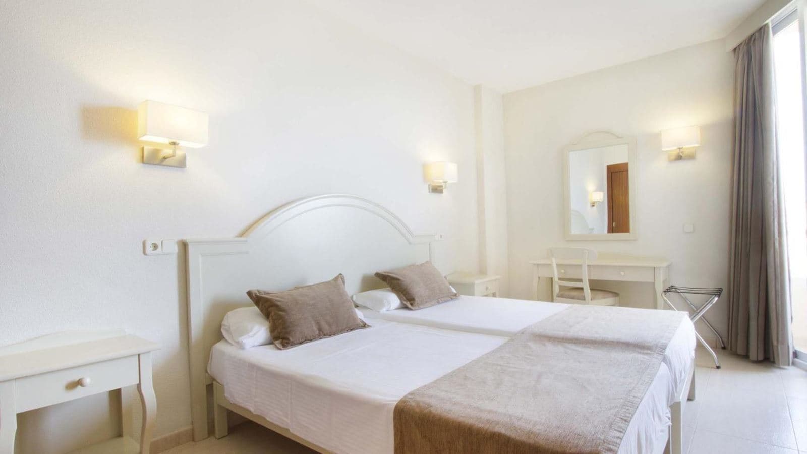 rooms-superior-double-room