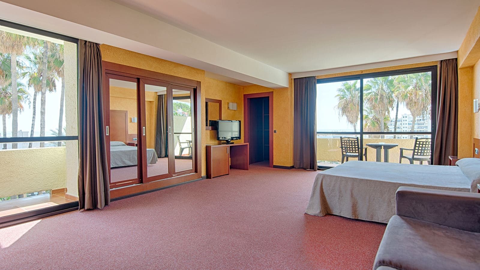 rooms-family-room