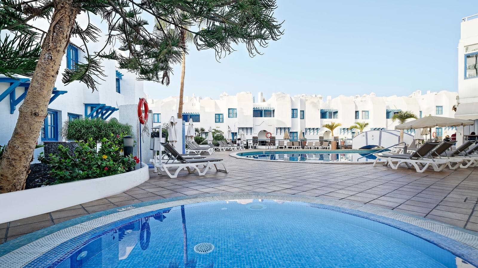 pools-outdoor-pool