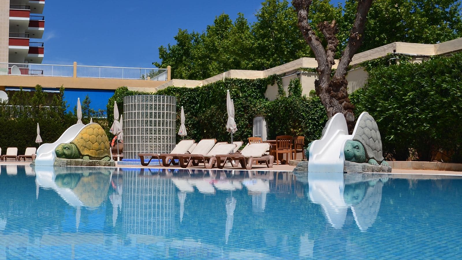 pools-outdoor-pool