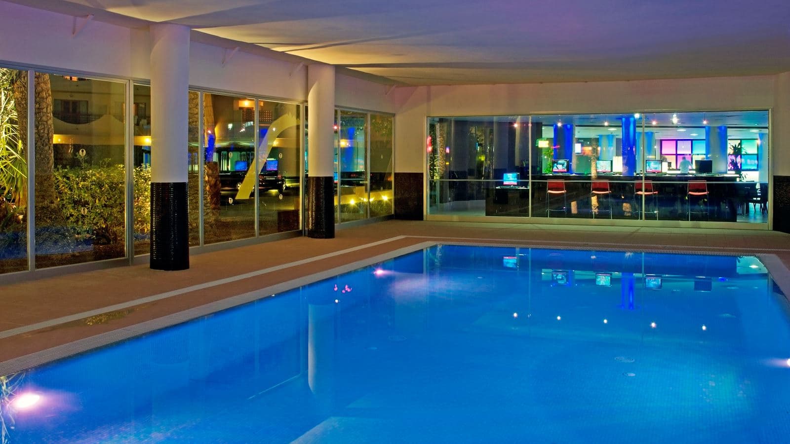 pools-outdoor--indoor-pool