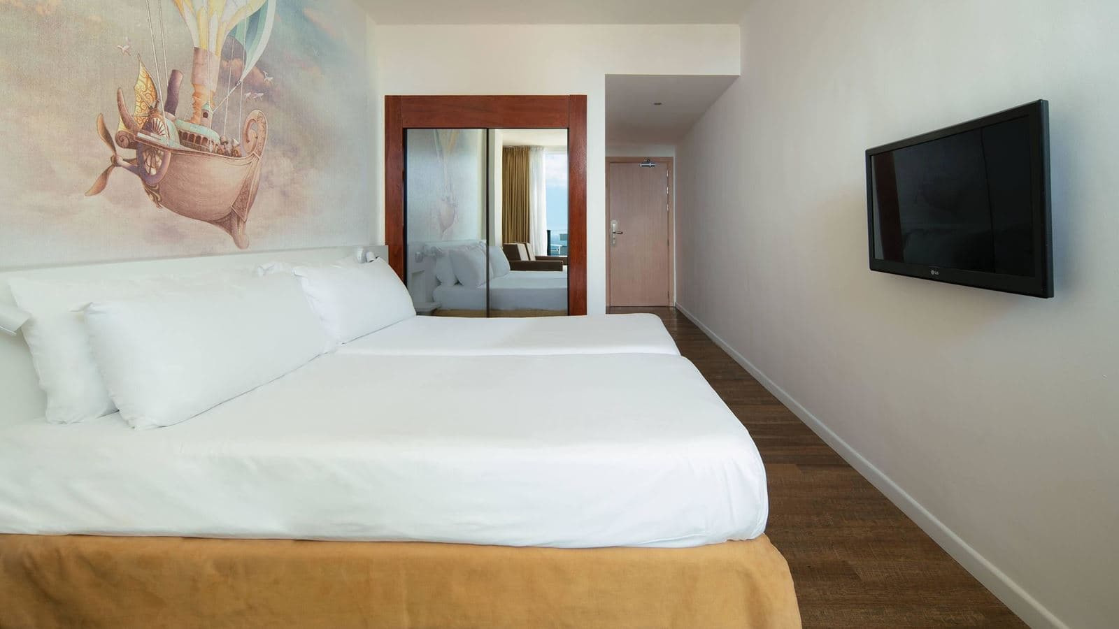 rooms-family-room