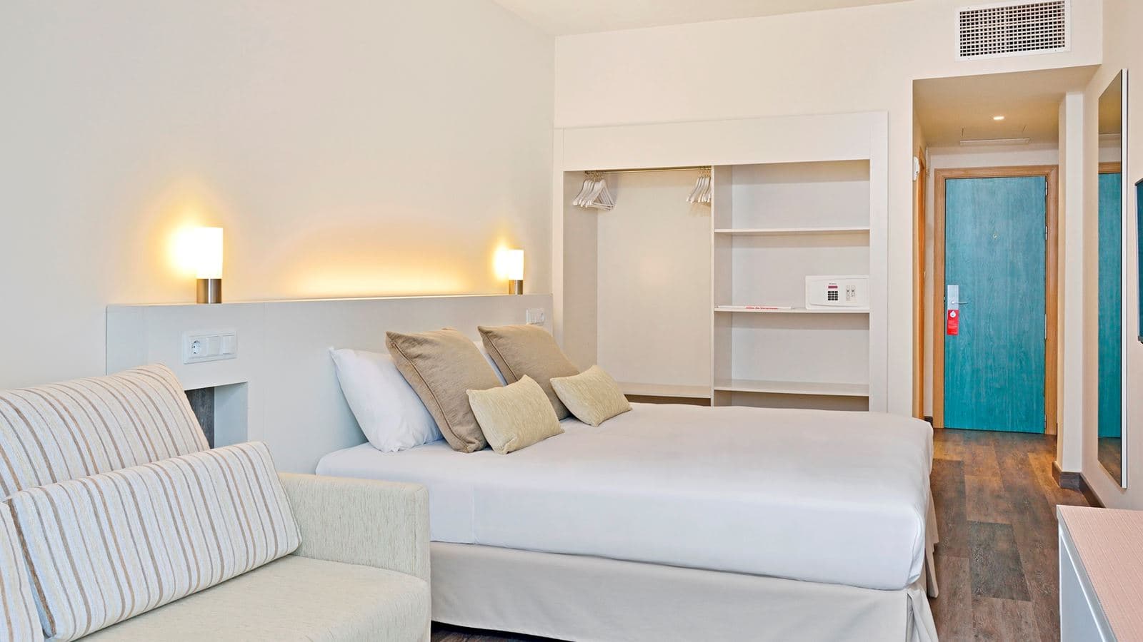 rooms-family-room