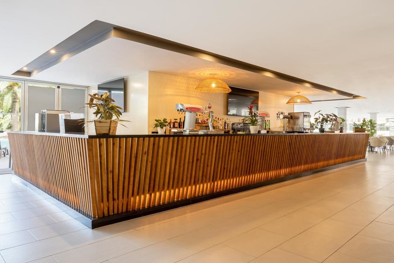 restaurants-lounge-bar