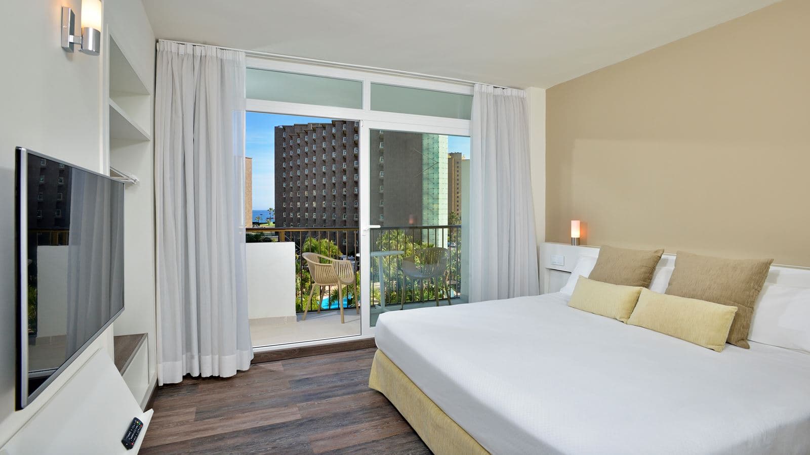 rooms-family-suite-terrace