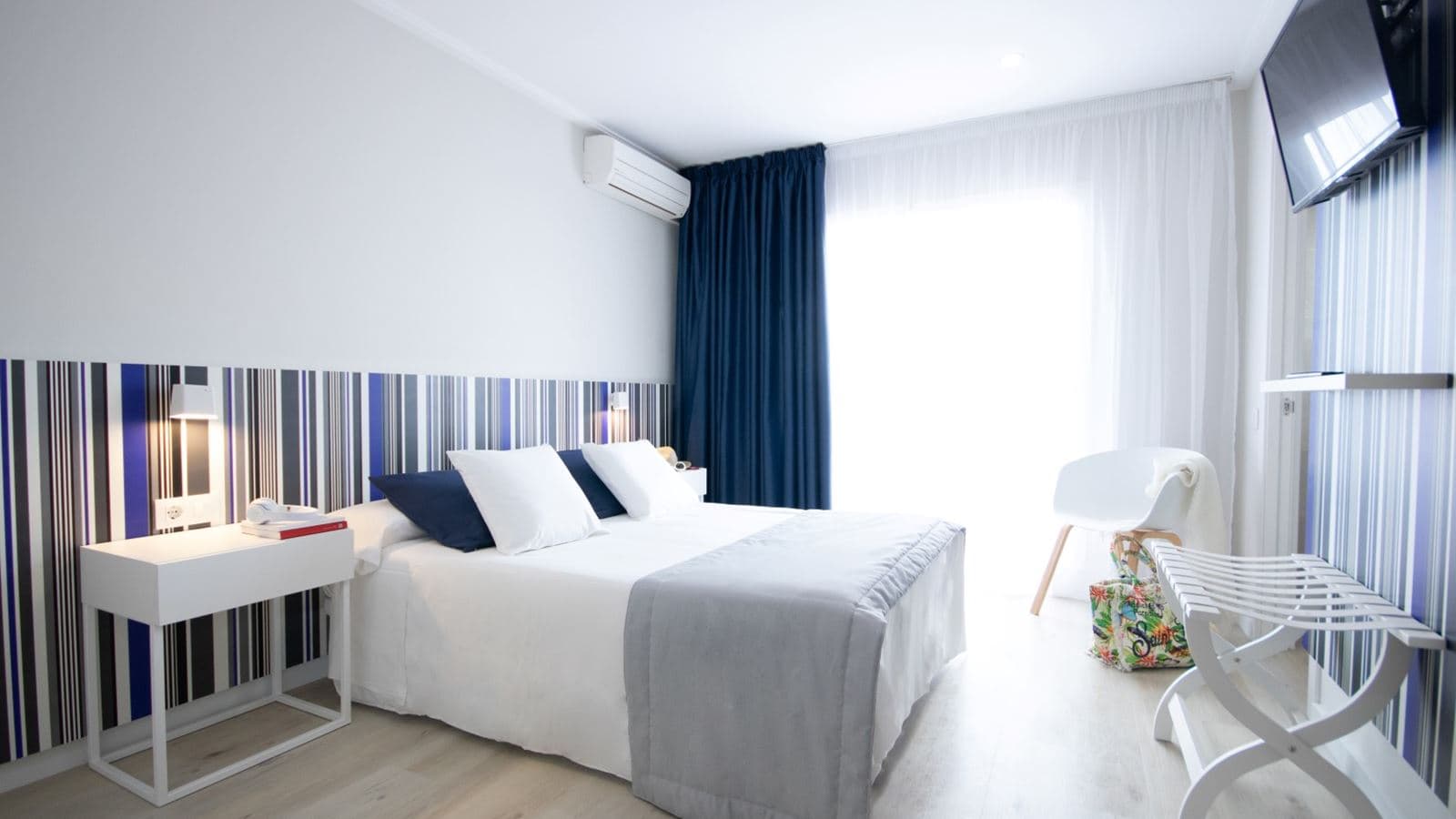 rooms-standard-family-room