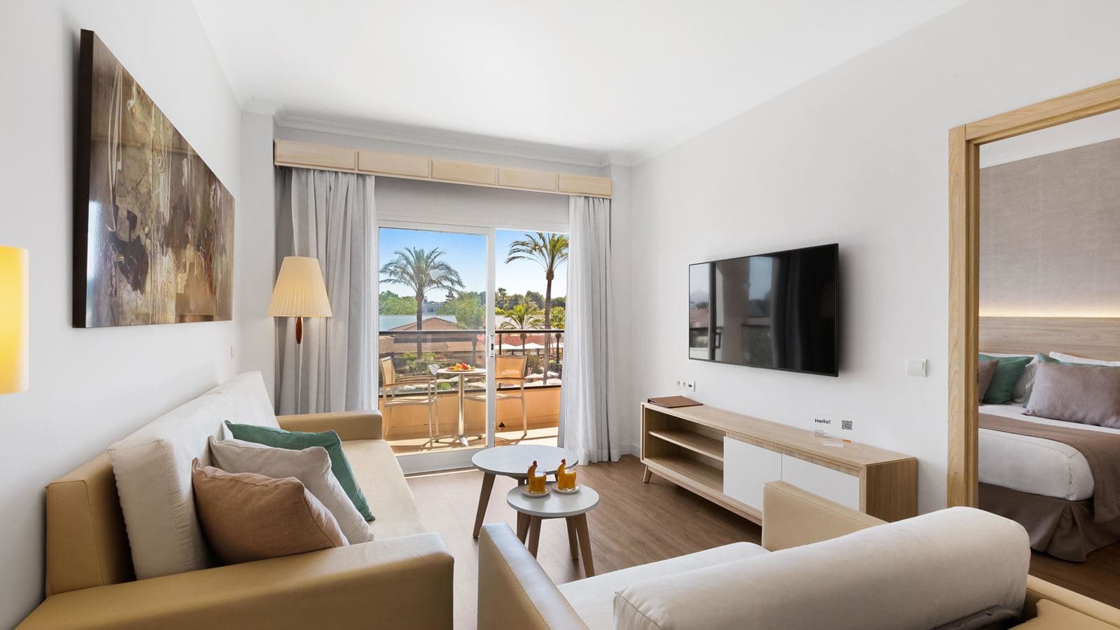 rooms-apt-1-bedroom-pool-view