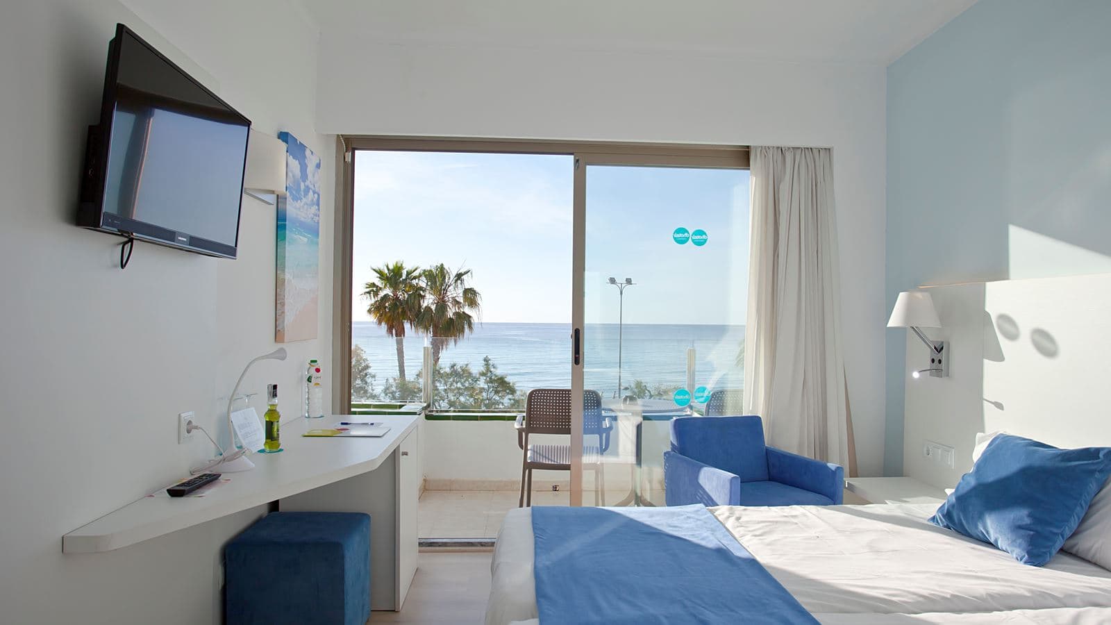 rooms-dm--twin-room-sea-view