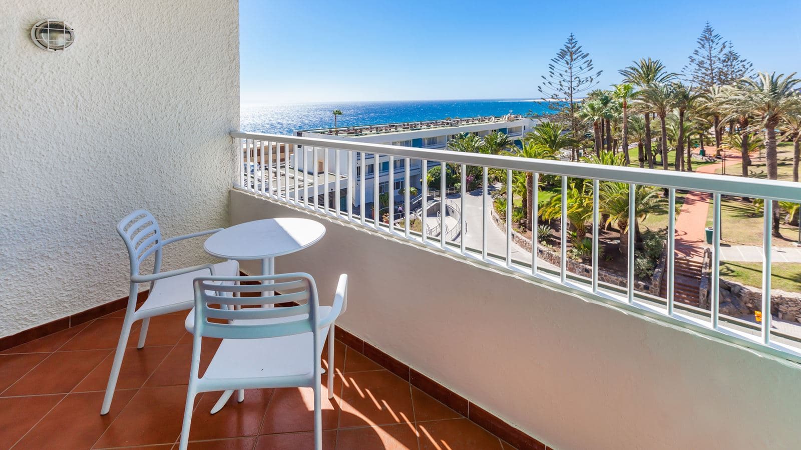 rooms-ddev-deluxe-view-balcony