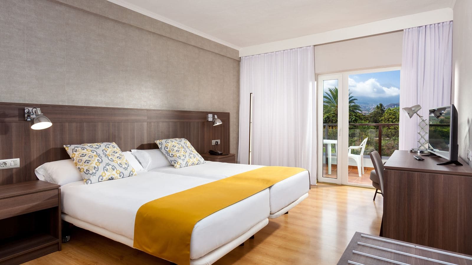 rooms-double-standard-room-mountainview-balcony-or-terrace