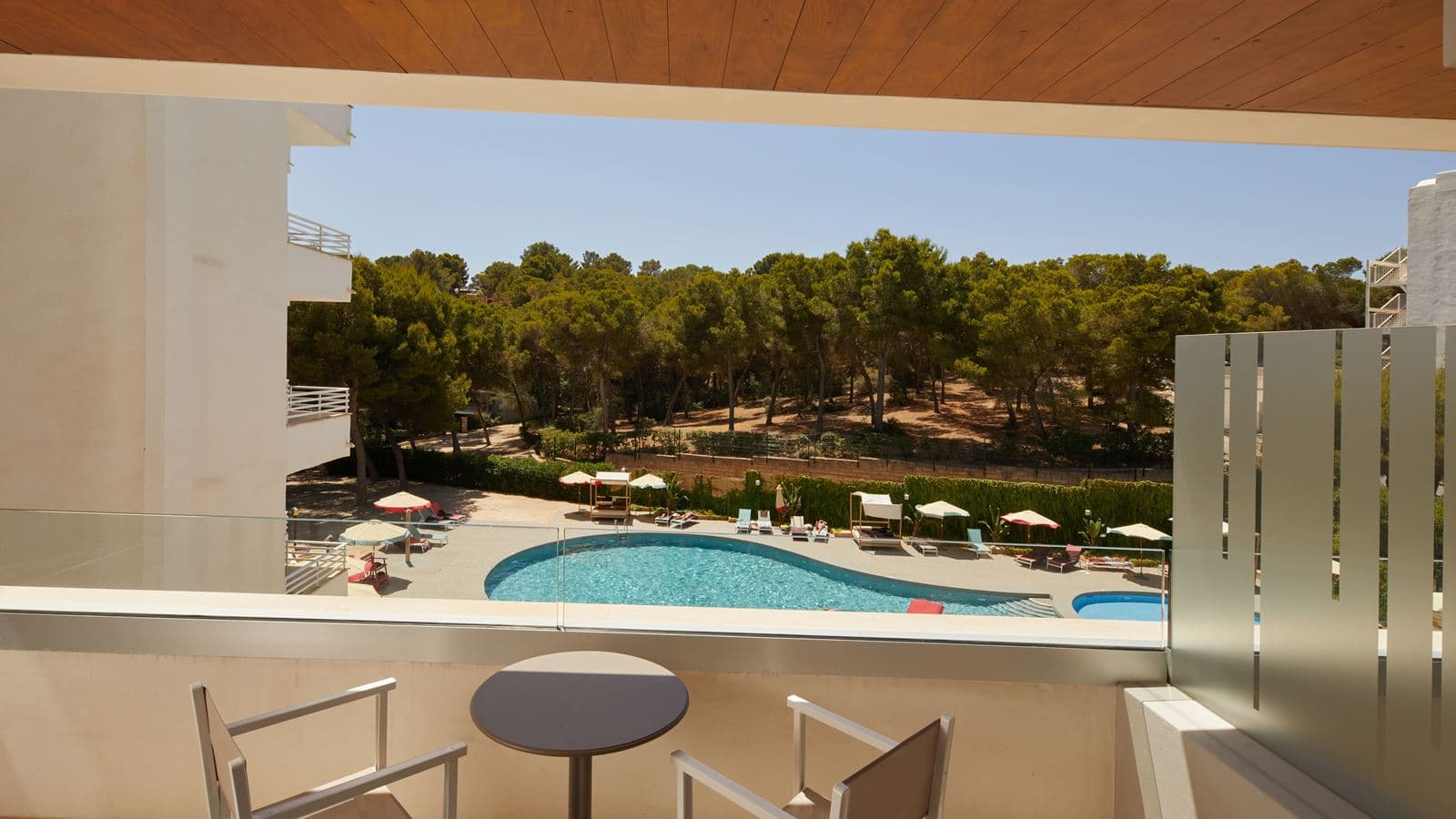 rooms-preferred-club-junior-suite-pool-view-balcony-or-terrace