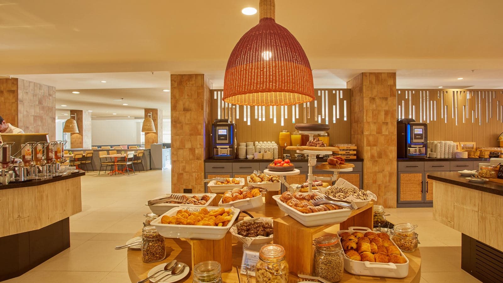 restaurants-world-cafe