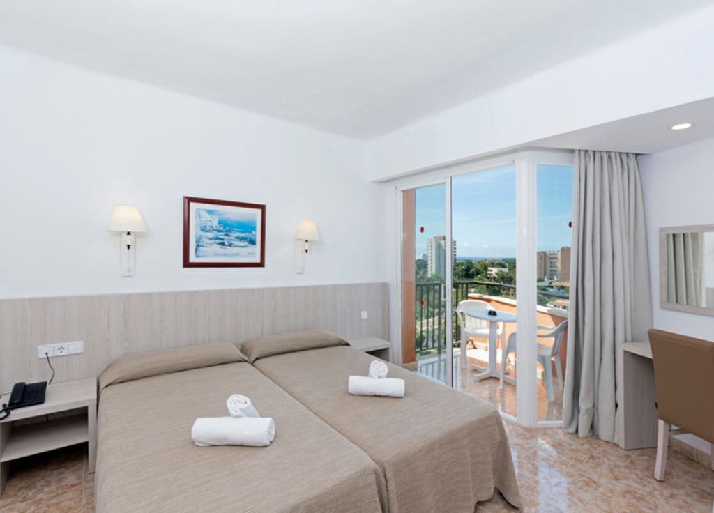 rooms-twin-room