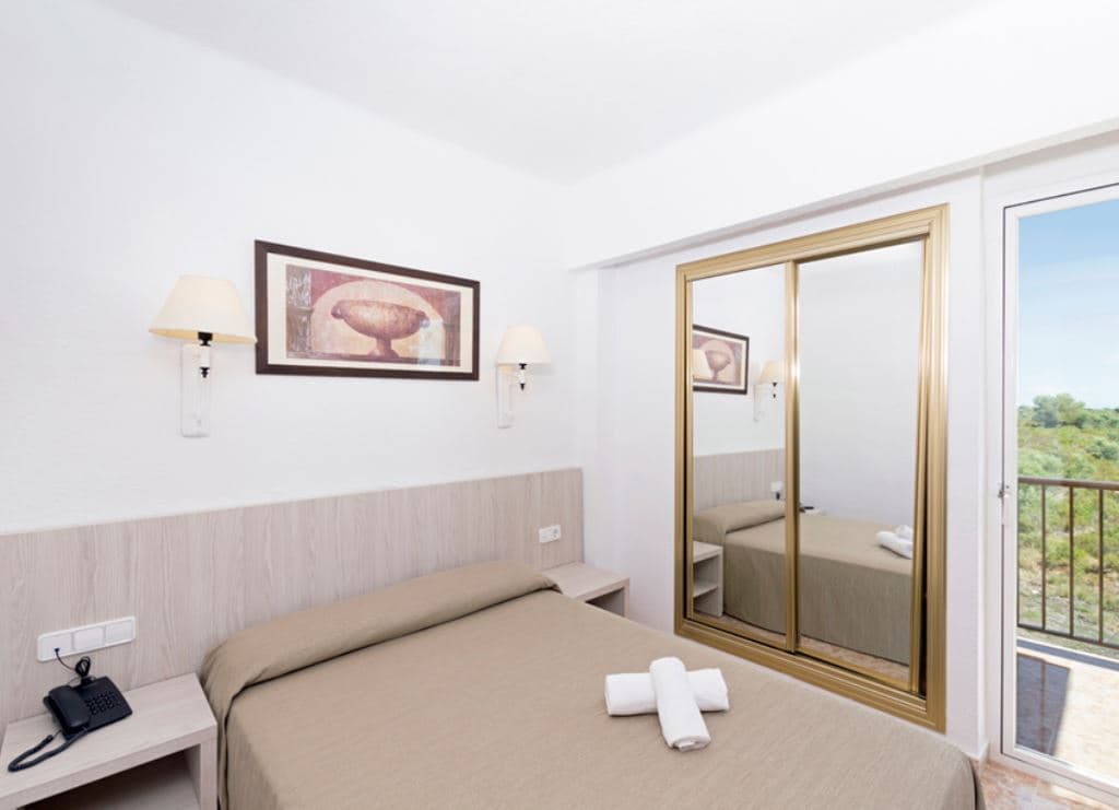 rooms-single-room