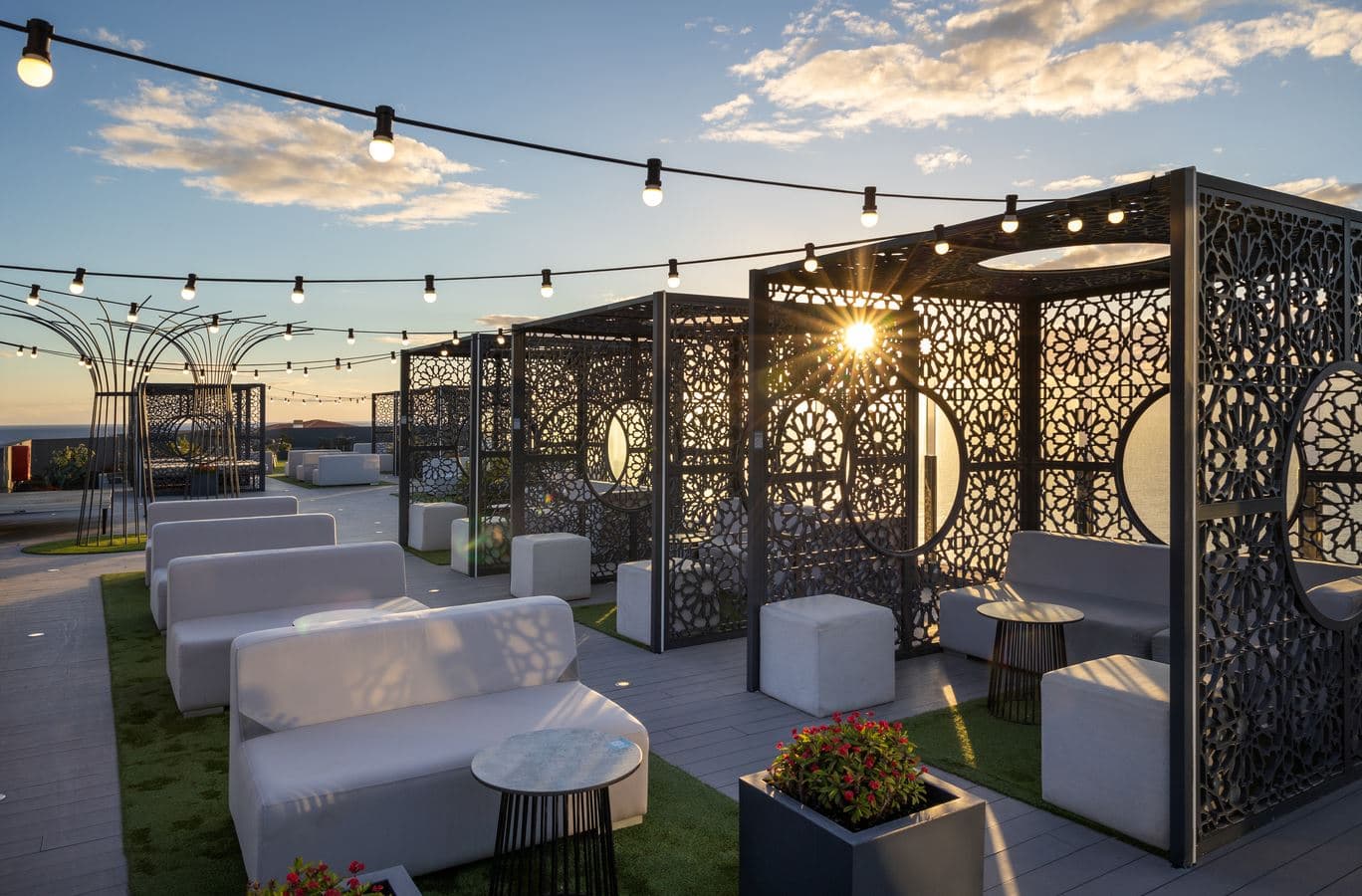 bars-rock-top-sky-bar