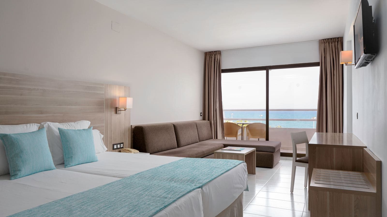rooms-double-room-sea-view-high-floor