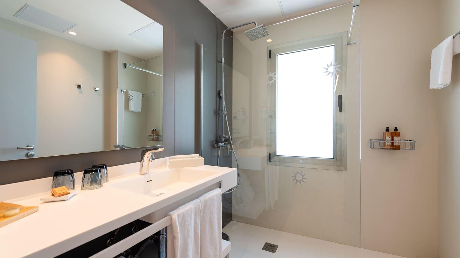 rooms-app2-holiday-home-two-bedrooms-superior-with-private-jacuzzi-with-terrace
