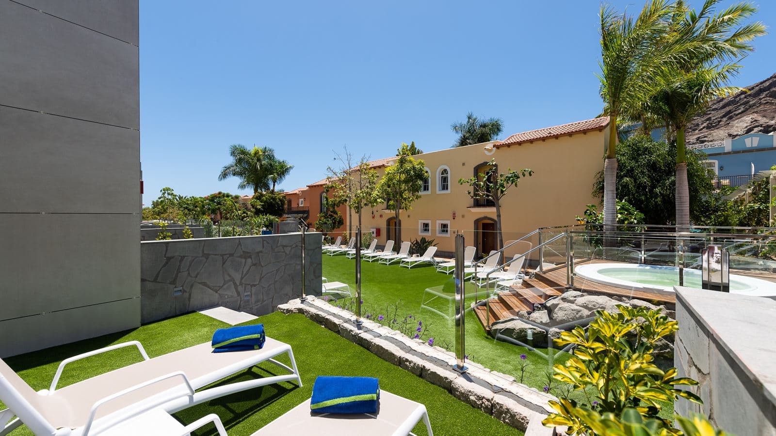rooms-app2b2-holiday-home-two-bedrooms-duplex-with-private-jacuzzi-with-balcony-and-terrace