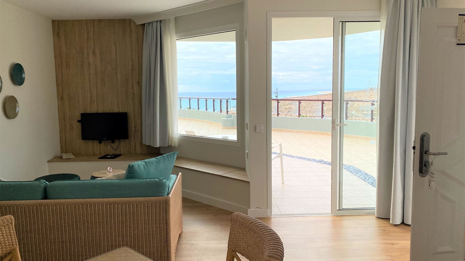 rooms-junior-suite-sea-view-js-sv