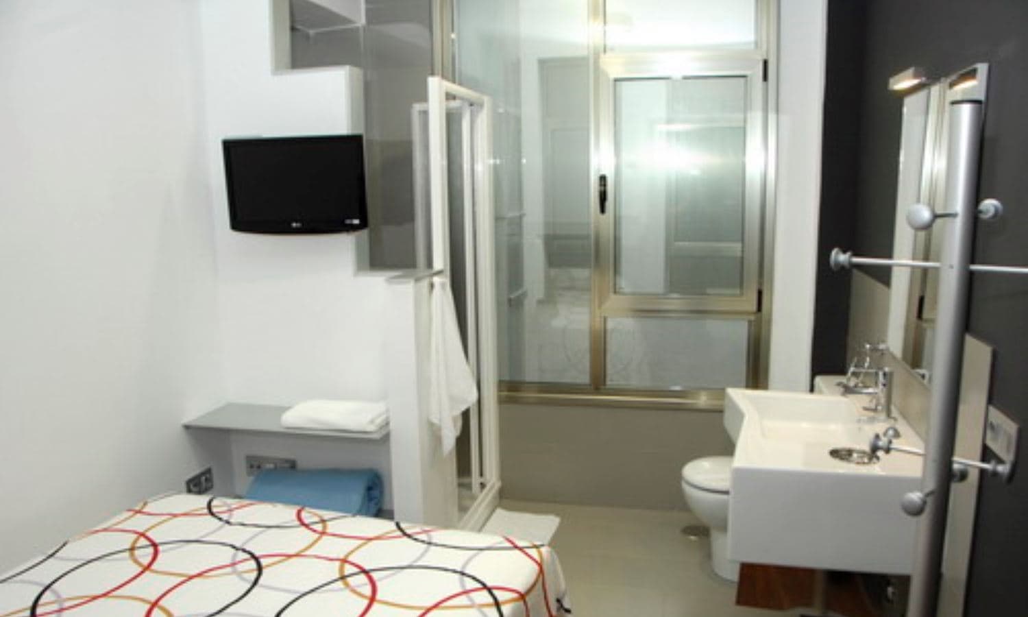 rooms-single-room